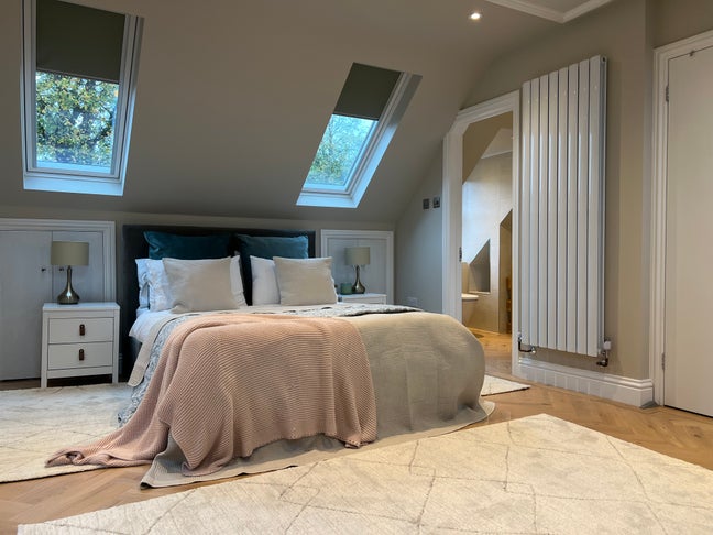 Beautiful, spacious dble room with luxury en-suite Main Photo