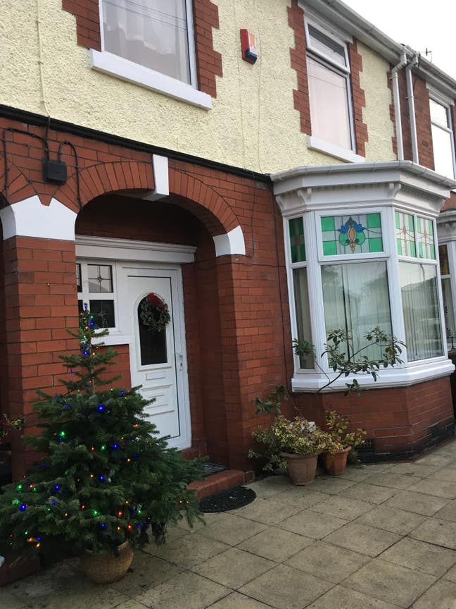 Lovely  Large Bedroom to Rent in  Shared House  Main Photo