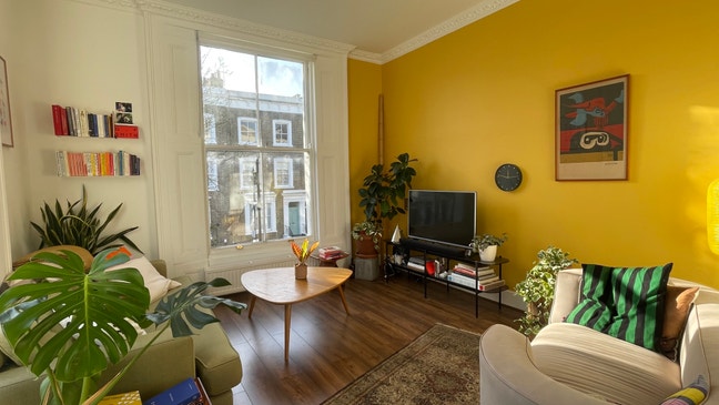 Designer Home in De Beauvoir (1 bed /1 bath) Main Photo