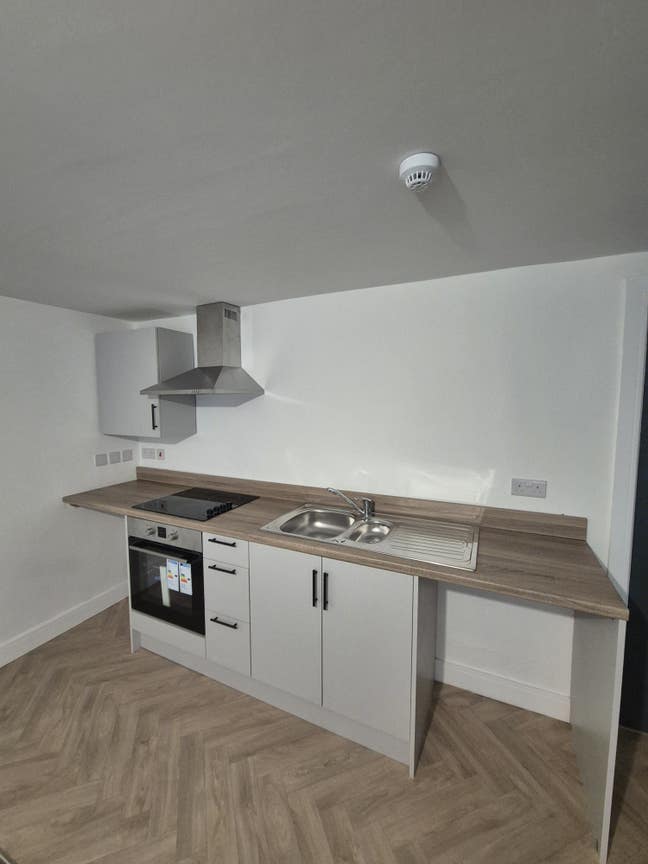 1 Bed Modern Studio in Newport - All Bills incl Main Photo