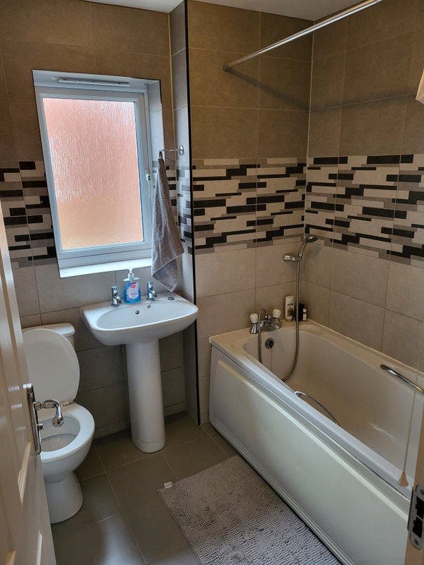 Double Room in shared home in Warwick Main Photo