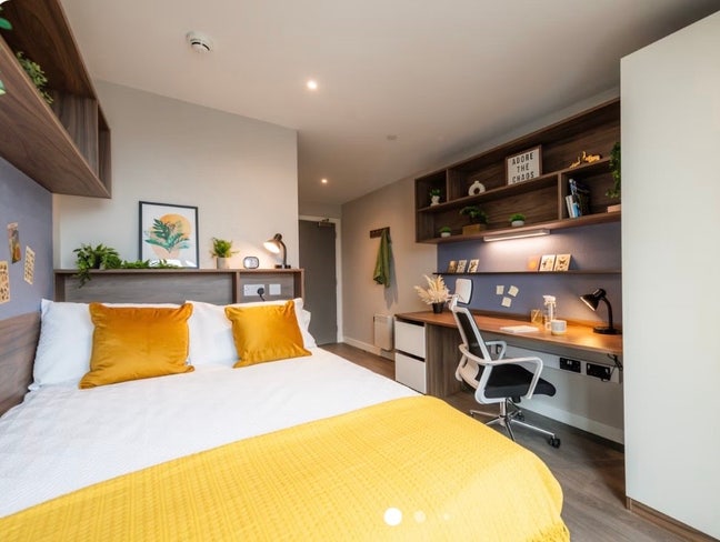 Ensuite Bronze Room available at Nelson Place Main Photo