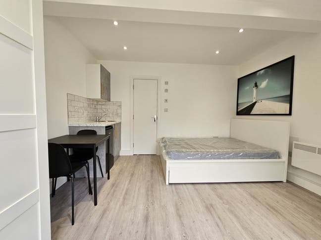 Studio Flat Main Photo