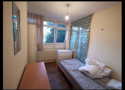 Single Room for Rent at Mancheste Road, E14 Main Photo