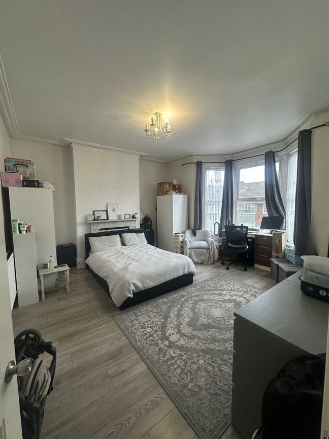 Two Double Rooms Near Chadwell Heath Station-2mins Main Photo