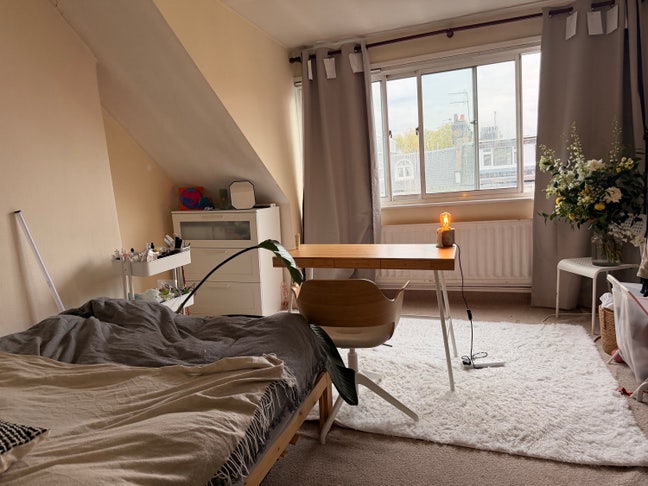 Cozy room near Holland Park++ Main Photo