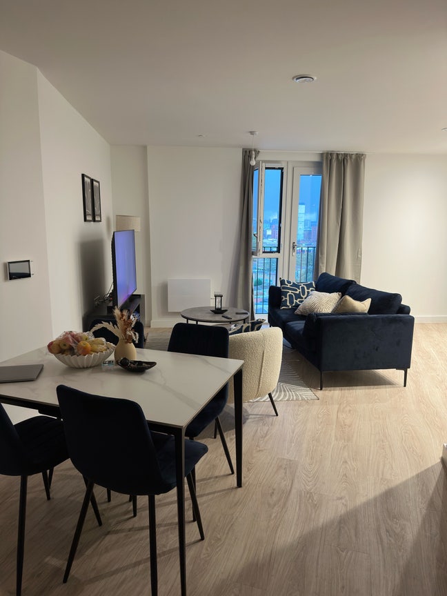 Double  bed shared apartment  Main Photo