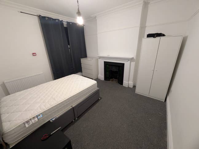 Lovely Rooms 2mins walk from Bedford Station Main Photo