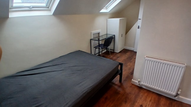 ST1/Hanley. Double Ensuite ! Main Photo
