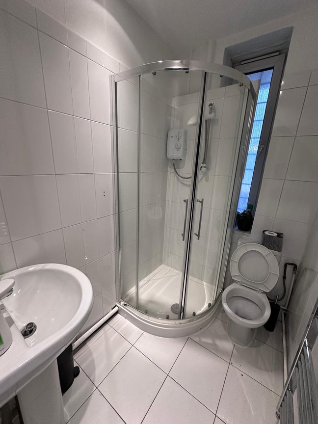 3 rooms being made ready for let  Main Photo