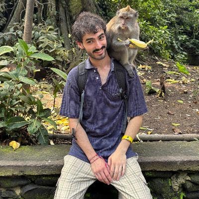 Looking for a house with sociable people  Main Photo