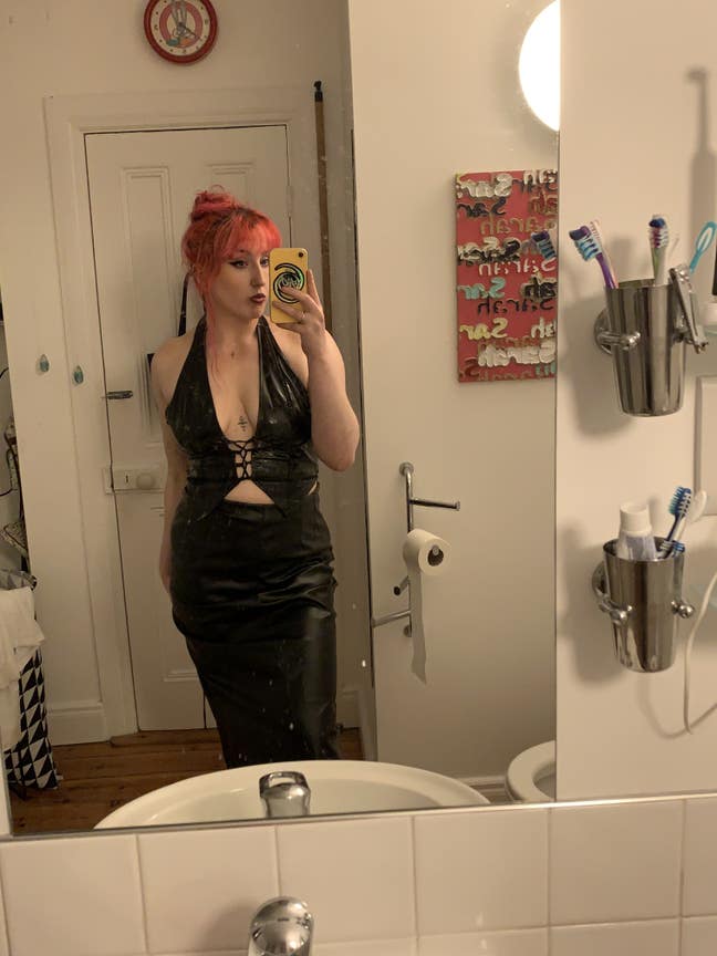 Young professional looking double room  Main Photo