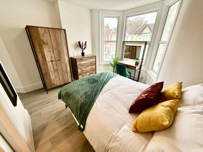 NEW- Luxury En-suite Rooms  Main Photo