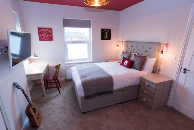 Beautiful Ensuite Room in Caversham! Main Photo