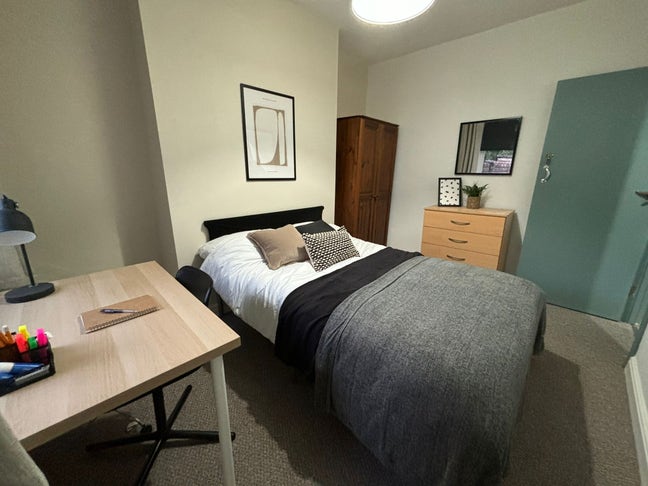Great Location in Treforest - Quality Room!  Main Photo