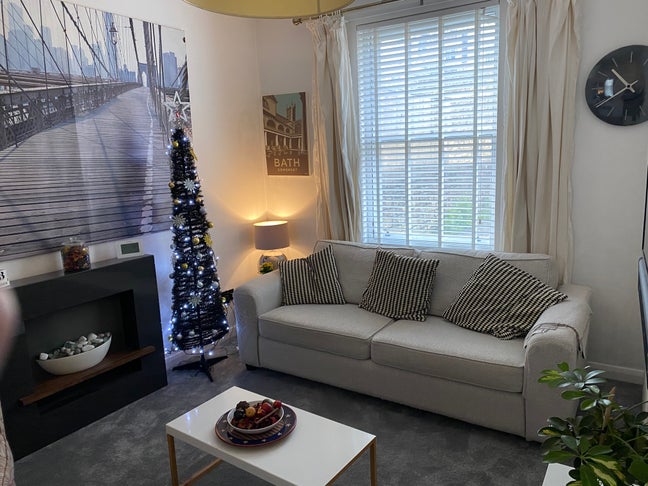 City Centre Apartment - Excellent Location Main Photo