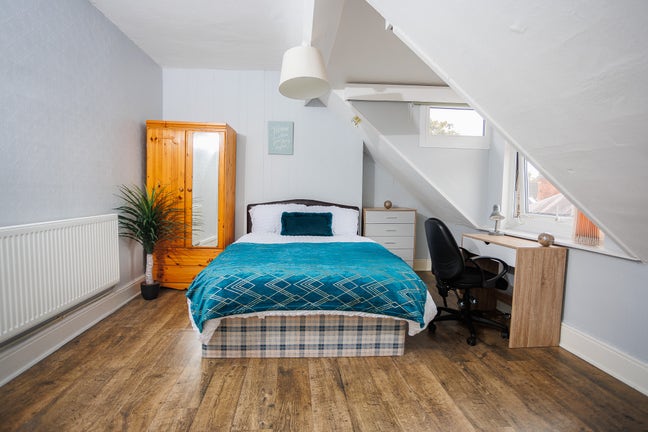 🏡Large Double Rooms + Garden • Bills Inc • LE2 Main Photo