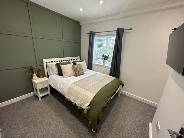 Newly Renovated Double-Ensuite, All Bills Included Main Photo