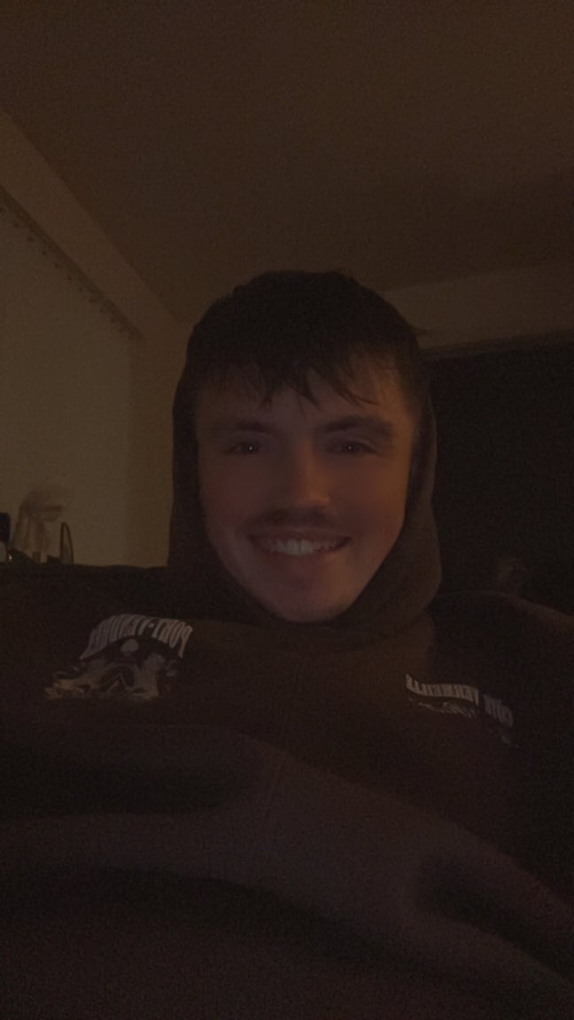 Professional 28 Year old male Main Photo