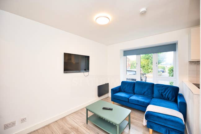 Move-In Ready 1-Bed Apartment | E6 Main Photo