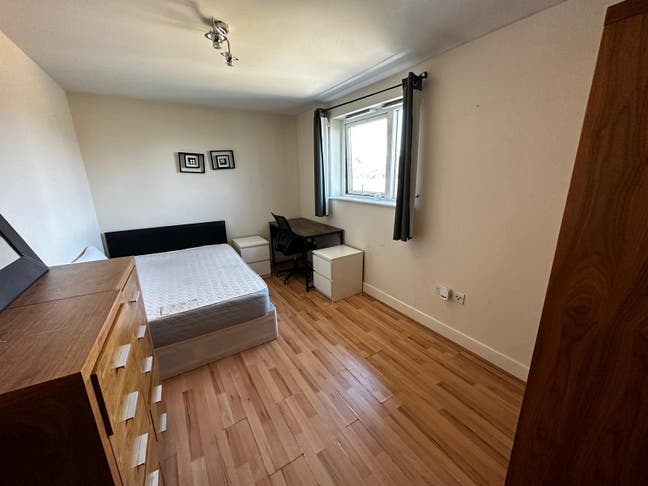 1 Lovely Double Room 2min Walk from Tube !!! Main Photo