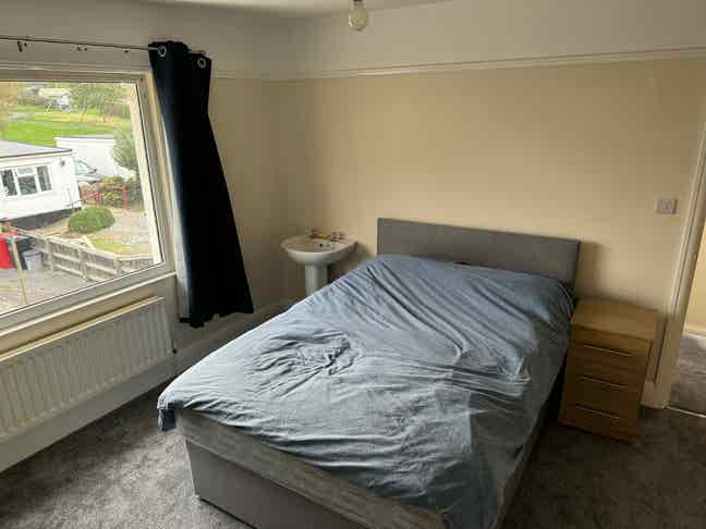 3 double rooms in a shared house.  Main Photo