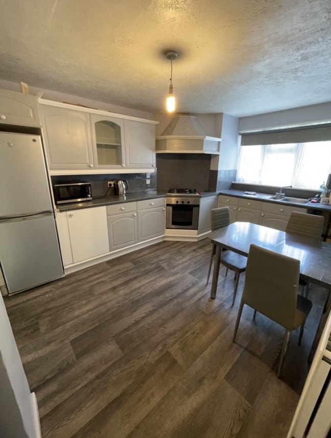 Bright Big Double Room+ Private Garden Avl Now Main Photo