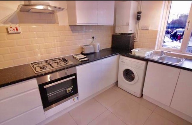 Stunning 5-Bedroom Hmo – E14 6Dr-All Saints  Main Photo