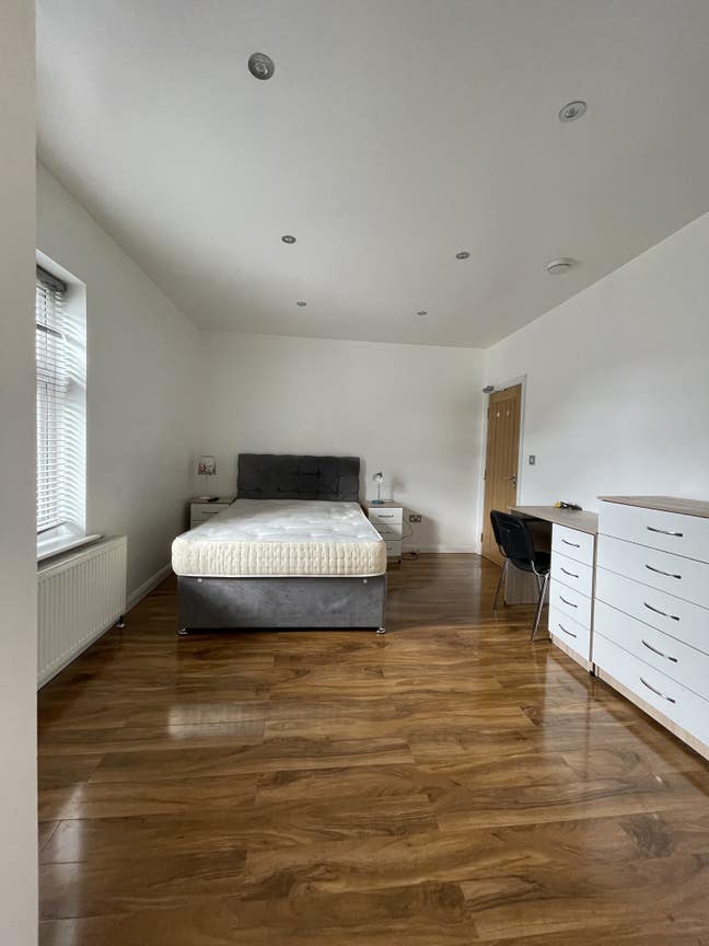 1 Bed Flat - All bills included! Main Photo