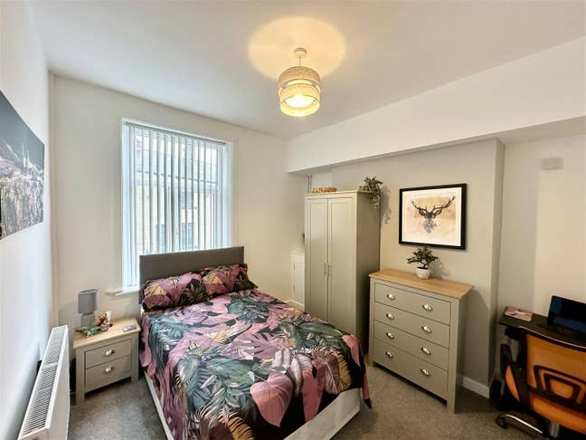 Rooms to Let in a House Share on Berry Street! Main Photo