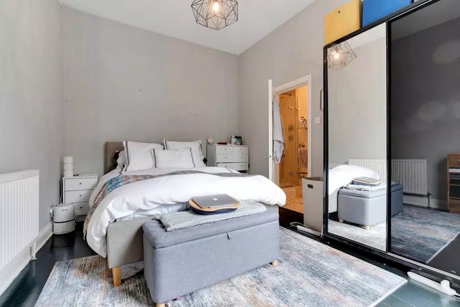 Large King Room with En Suite in Islington Angel 🍃 Main Photo