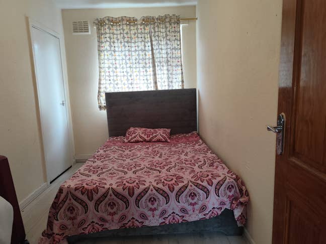 Double Room available for rent B9 5AJ Main Photo