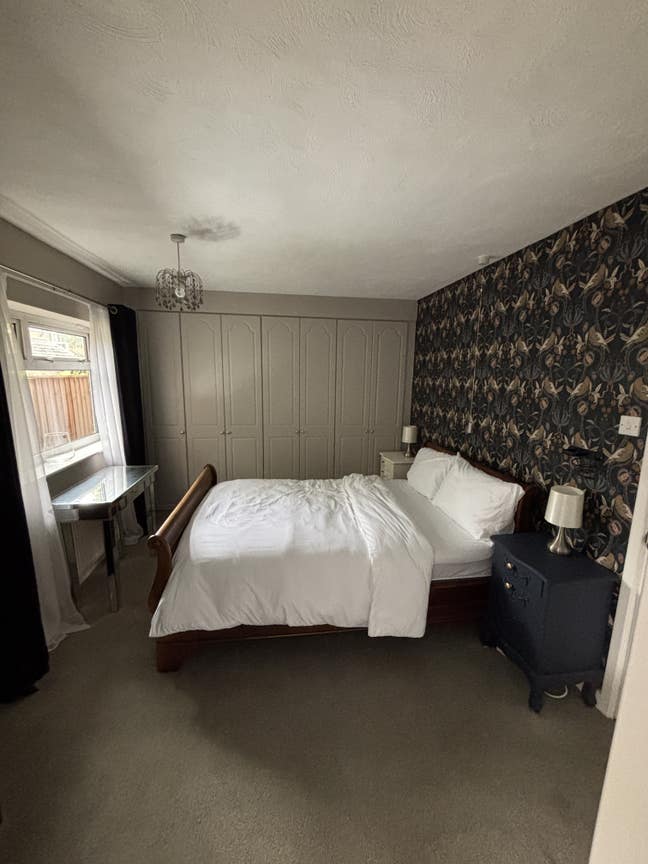 Double bedroom with en-suite  Main Photo