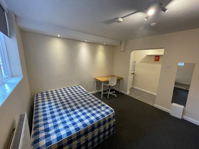 No Deposit City Centre Studio Main Photo