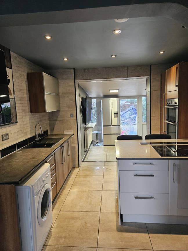 Executive 2 and 5 -Bed house  Main Photo