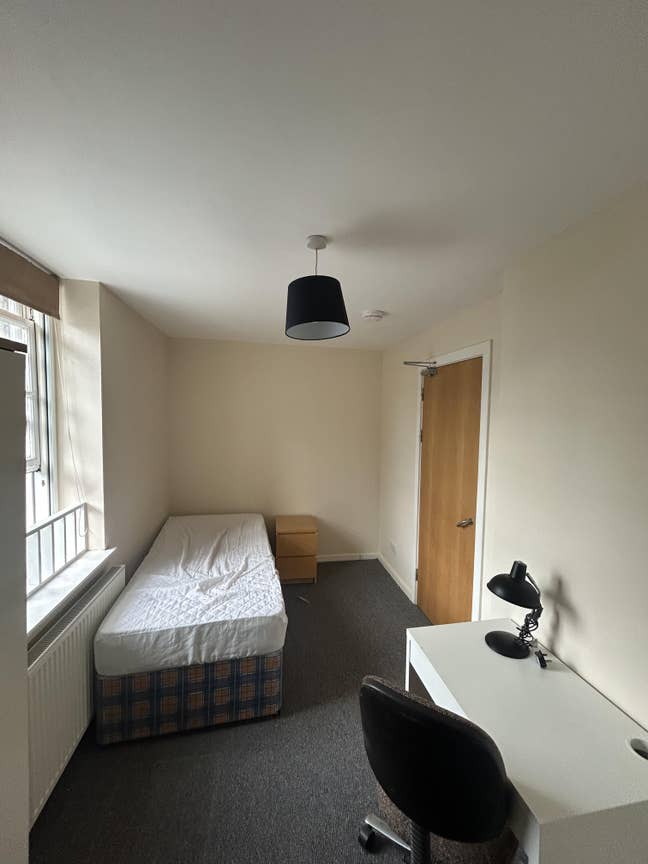 Spare Room in Central Edinburgh - Grassmarket Main Photo