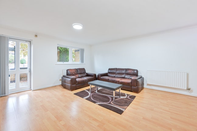 Stunning 3 Bedroom House Close to Canary Wharf  Main Photo