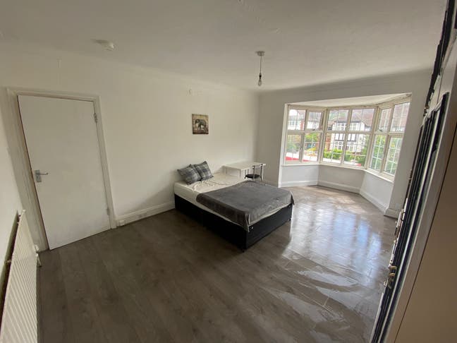 Two Spacious Double Rooms at North London!! Main Photo