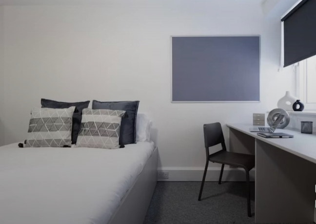 Big ensuite student room in Sheffield center Main Photo