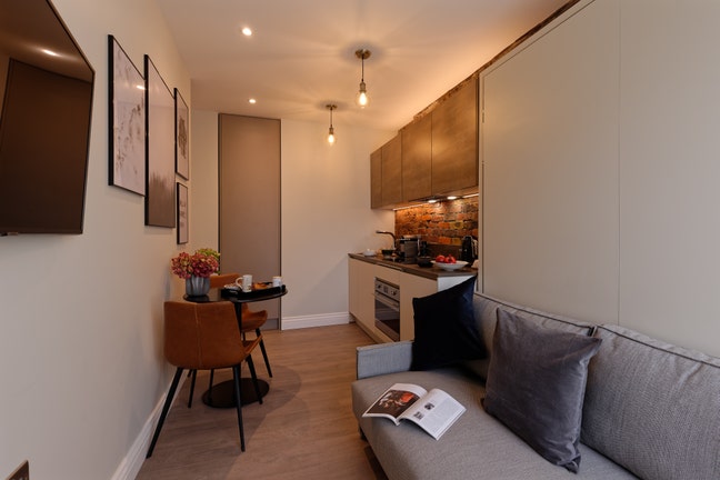 🏠Bills Included,Top Location-Flexible Term Stays Main Photo