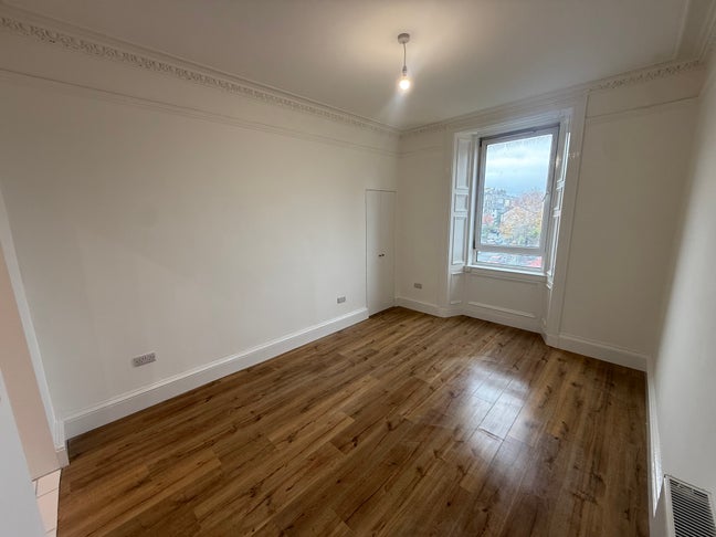 🏡 Newly Refurbished 2-Bedroom Flat to Let 🏡 Main Photo