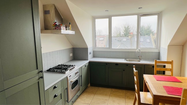 Large double room for one person, 1min from tube Main Photo