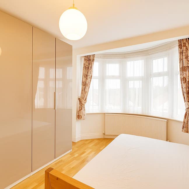 Two bright and cosy Double Rooms  - EN4 - N14 Main Photo