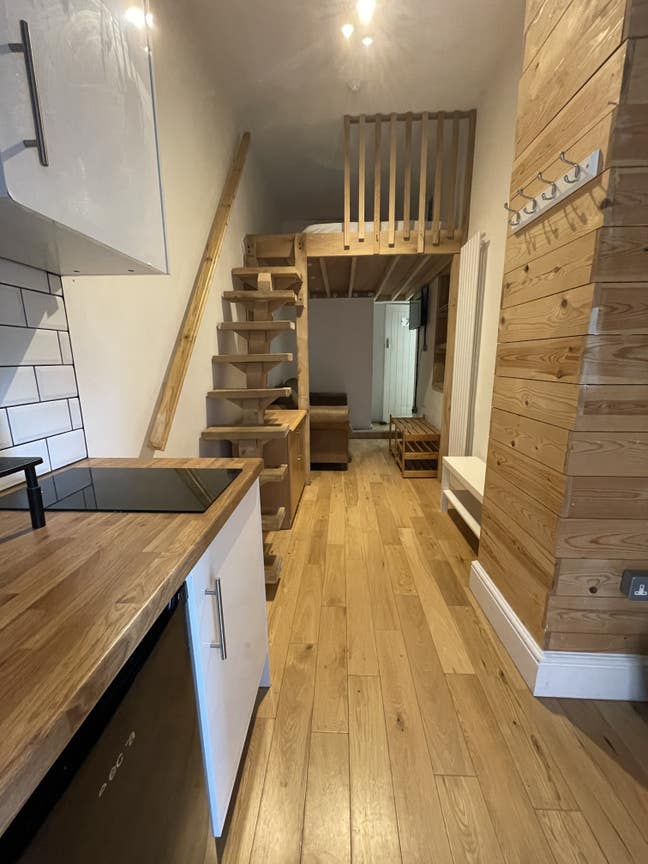 Bills inc ensuite studio with kitchenette Boscombe Main Photo