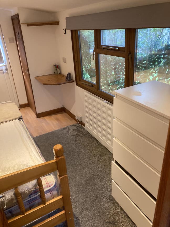 Room to rent in Guildford  Main Photo