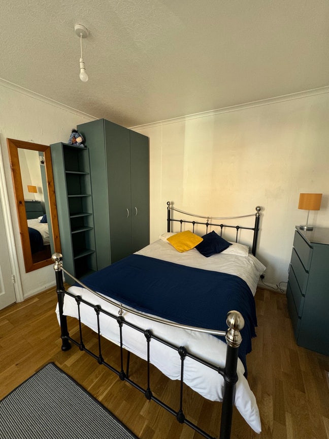 Large double room | 5 mins from Tooting Bec stn Main Photo
