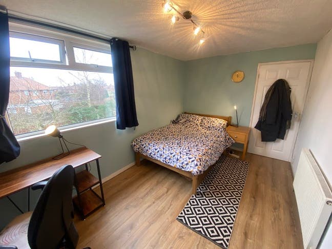 Spacious Double Room in two bed house, council tax Main Photo