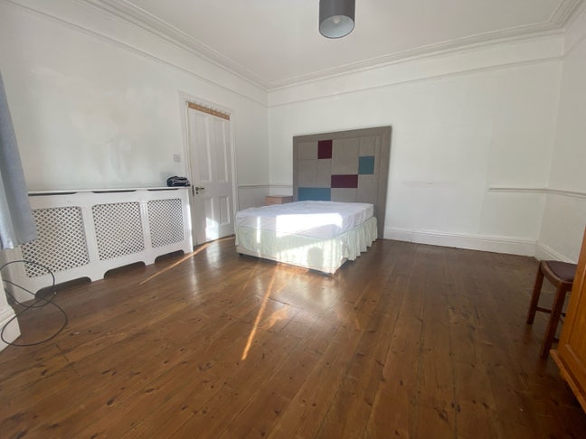 Modern Fully Furnished Double Room in Charminster Main Photo