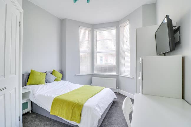 Double Room Available  Main Photo