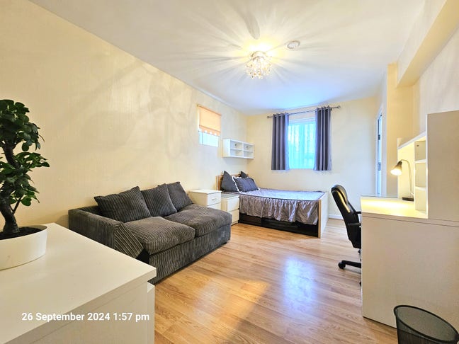 4 double rooms to rent in NW1 Main Photo